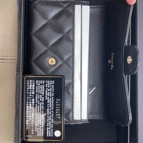 Chanel Caviar Quilted Medium Flap Black Gold: authenticity card, dust bag, box - Picture 2 of 8